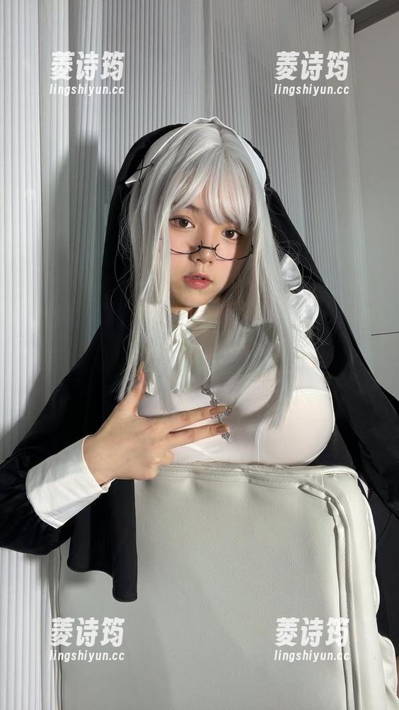 微密圈 - 葱油饼er的私拍图包：女友今夜竟然…在厨房逼我切葱！