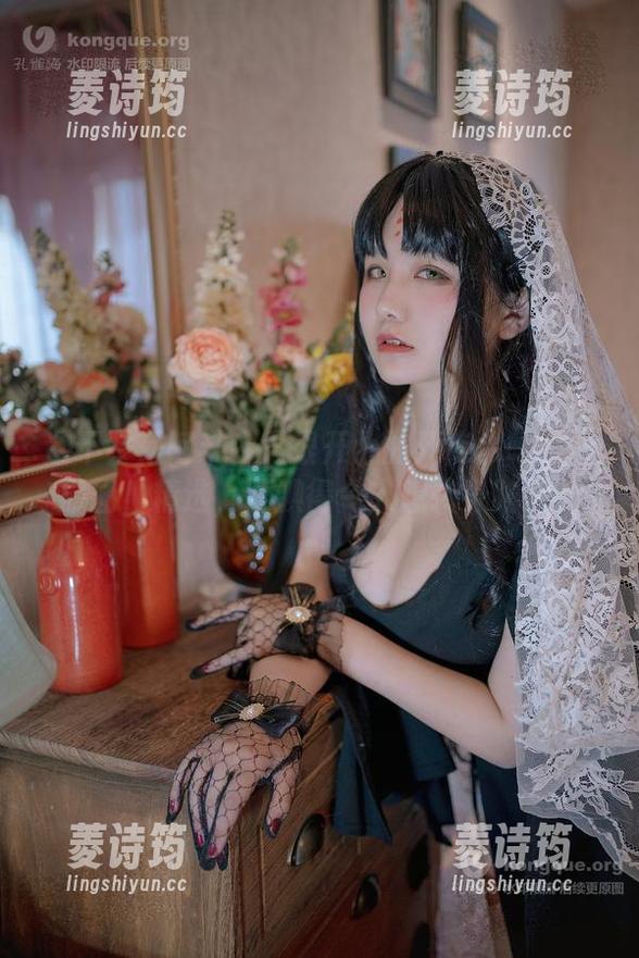 这不会是阿半今天很开心的死库水吧？看原图，精选，腼腆得令人想转身跑掉。