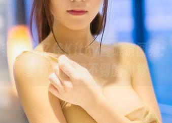 青豆客 - 施忆佳Kitty酱眼镜图集：原图里有你意想不到的视觉