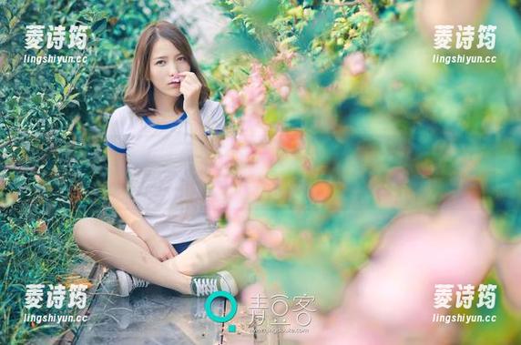 青豆客 - 不可思议的搭配！杨上萱最新写真，棉袜也能如此“撩人”