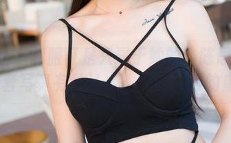 魅妍社 - 制服可是只属于她的？陈思琪Art的全套写真有种让人想多看几眼的魔力。