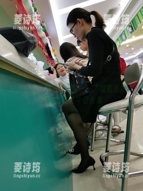 魔镜街拍 宁静假期里的一按快门——“魔镜街拍”带来的肉丝牛仔合集